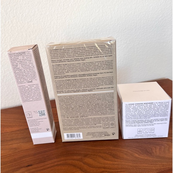 Simon Ourian Skincare Bundle - Picture 2 of 3